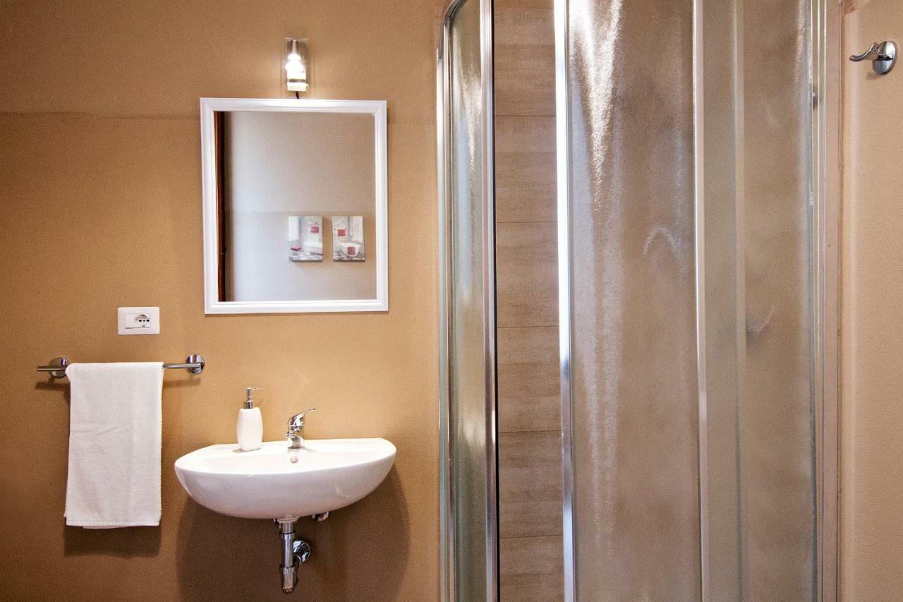 Blulassu City Center Rooms กาญารี ภายนอก รูปภาพ